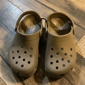 NWOT Crocs 204536 Kids Classic Clog Slip On Taupe Khaki Brown Unisex Toddler C10
